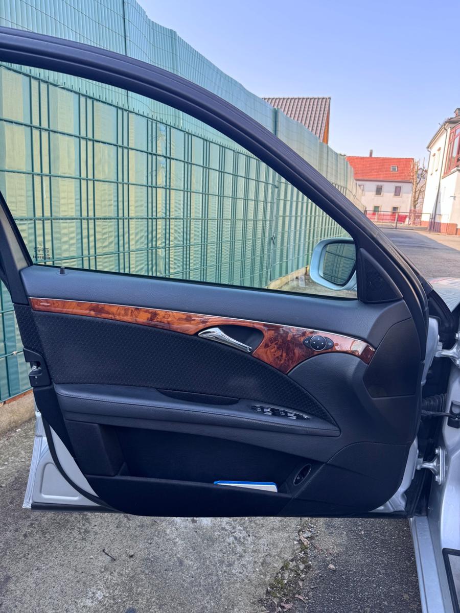 Mercedes-Benz E 220 CDI ELEGANCE 