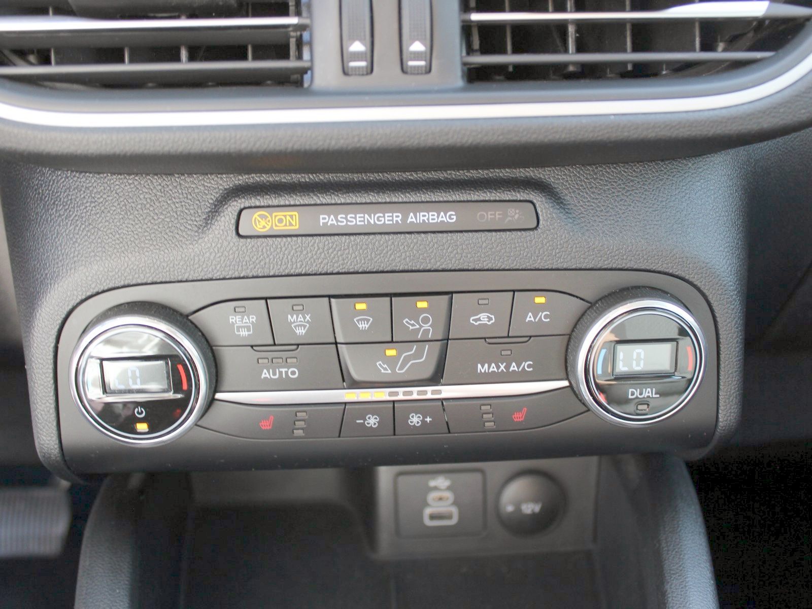 Fahrzeugabbildung Ford Kuga Plug-In Hybrid Cool & Connect 2,5 Duratec