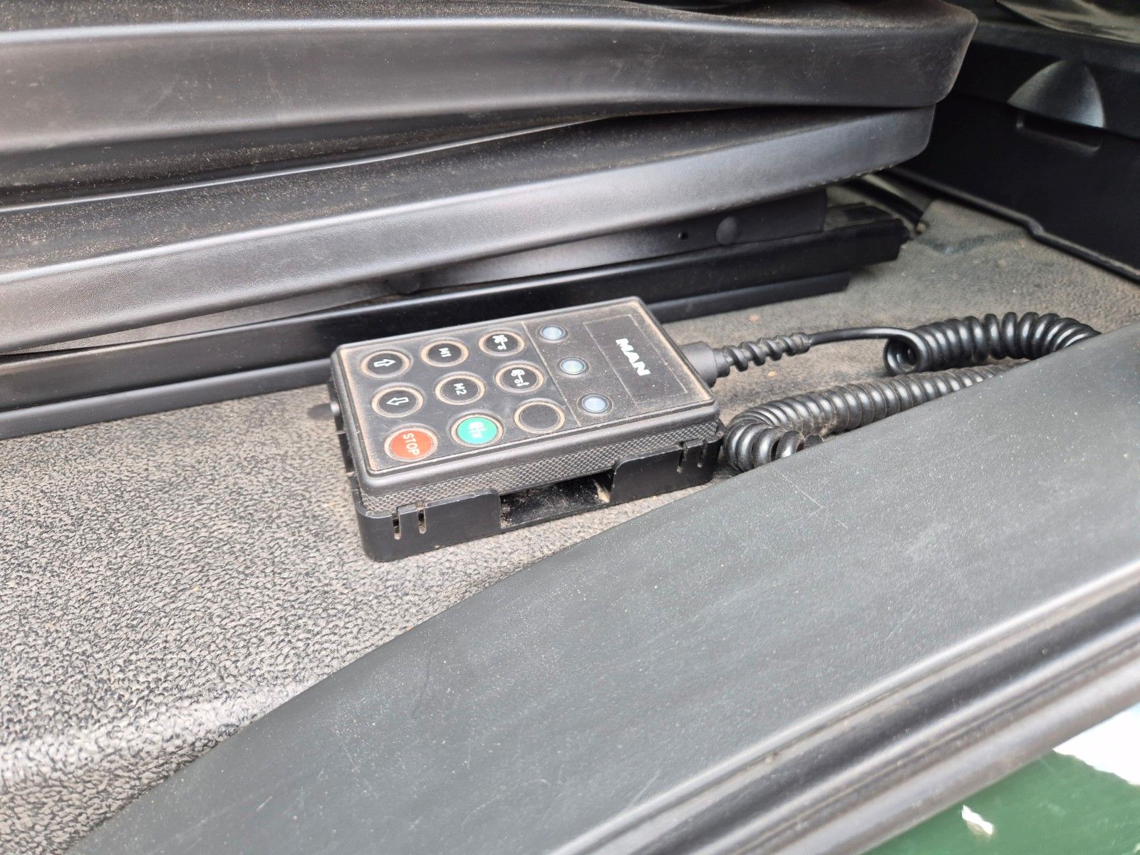 Fahrzeugabbildung MAN TGS 26.420 6x2-4 LL Hiab 177K PRO 2 Stück