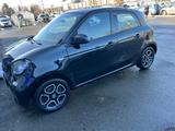 Smart ForFour Automatik schwarz 90 PS  BJ 2017. 1.Hand - Smart ForFour in Krefeld
