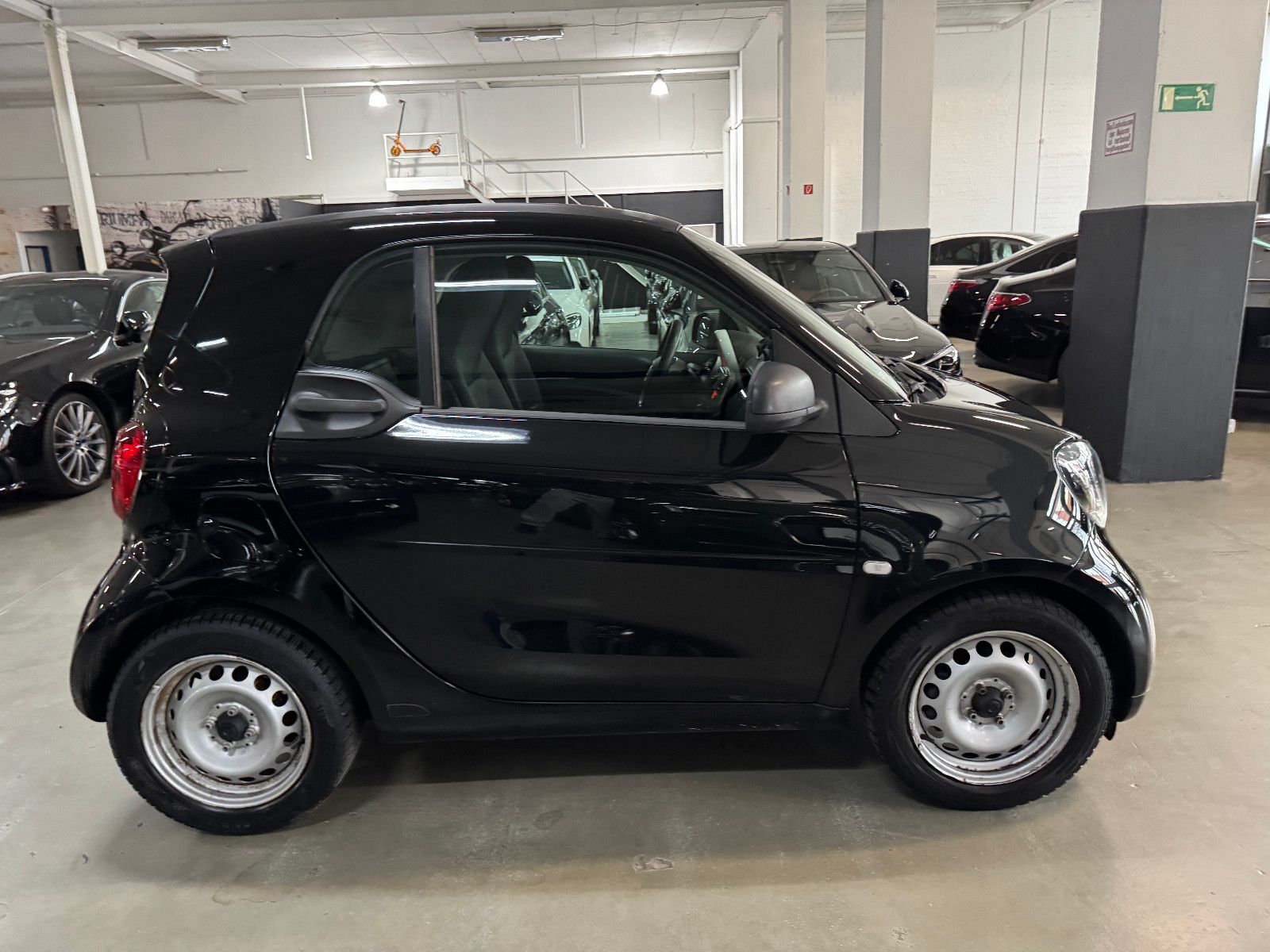 Fahrzeugabbildung Smart ForTwo Coupe 52 KW FACELIFT TEMPOMAT KLIMA SHZT