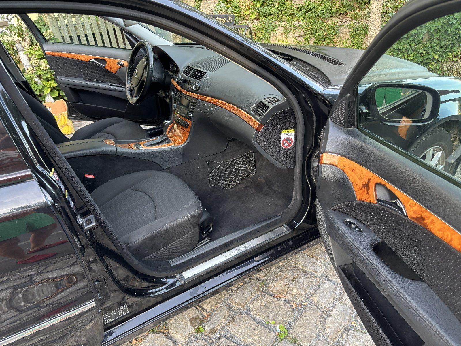 Mercedes-Benz E220 2006 — photo 9