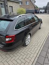 Skoda Octavia 2.0 TSI DSG RS Combi RS  TOP-Gepflegt - Skoda Octavia: Privatanbieter