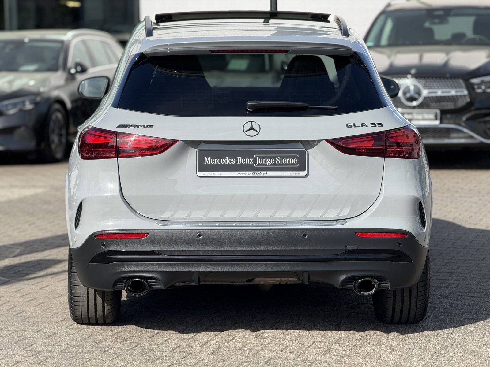 Fahrzeugabbildung Mercedes-Benz AMG GLA 35 4M PERFORMANCE-SITZE PANO AHK 360°
