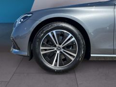 Fahrzeugabbildung Mercedes-Benz E 200 T Avantgarde DISTRONIC TOTWINKEL AHK WIDE