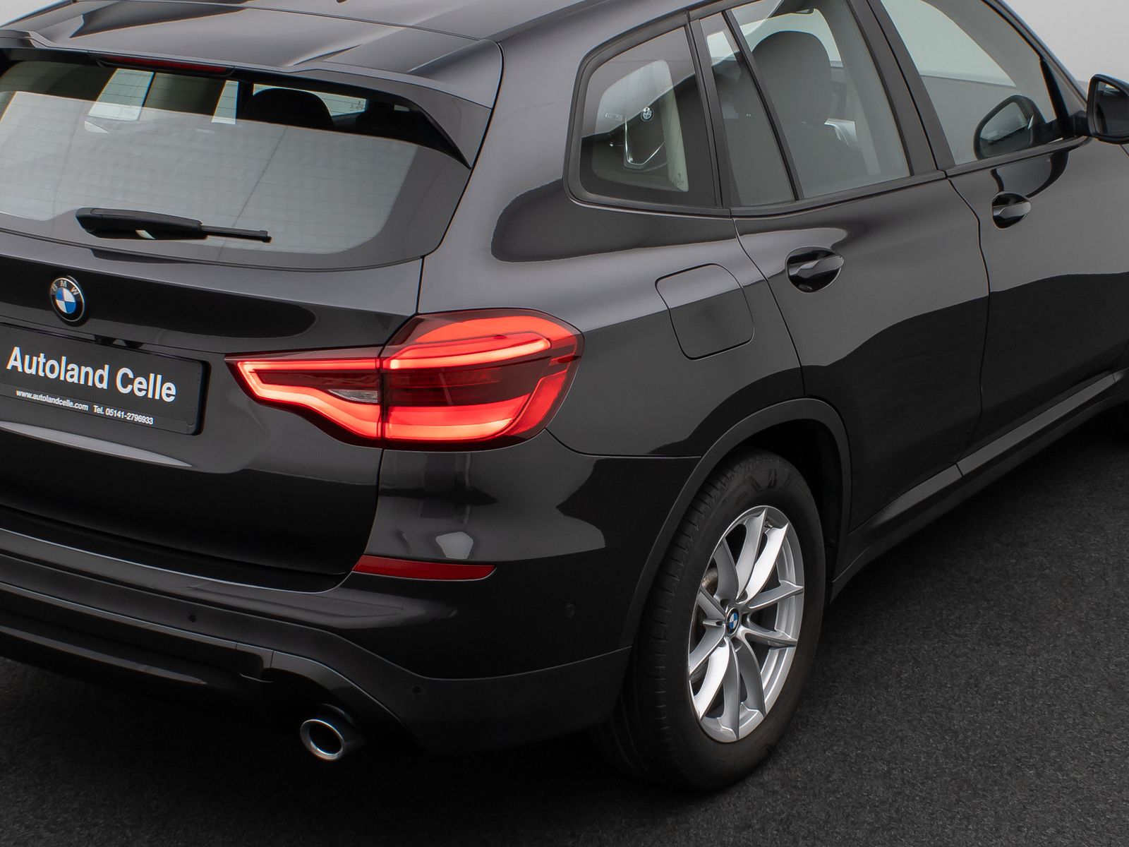 Fahrzeugabbildung BMW X3 xD20d 360°HUD DAB HiFi AHK Komfort Alarm LED