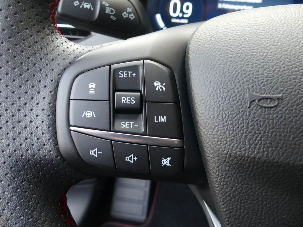 FORD Focus Lim. ST-Line X*ACC*Kamera* FORD Focus Lim. ST-Line X*ACC*Kamera*