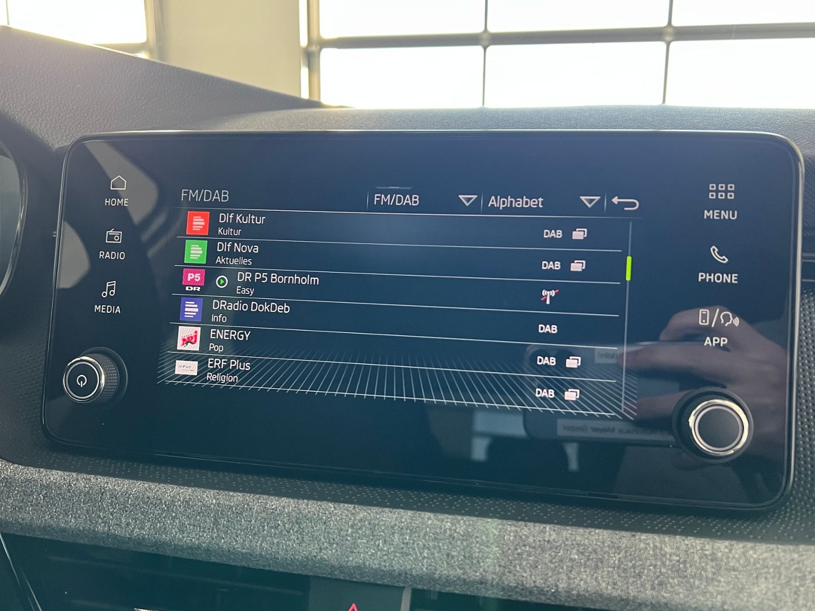 Fahrzeugabbildung SKODA Kamiq Selection 1.0 TSI DSG *LED, ACC, SmartLink