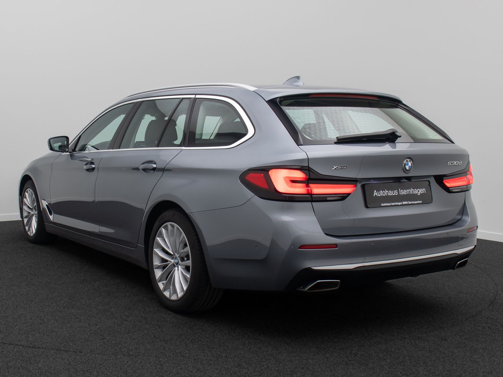 Fahrzeugabbildung BMW 530d xD Luxury Line AHK Alarm H/K DAB Individual