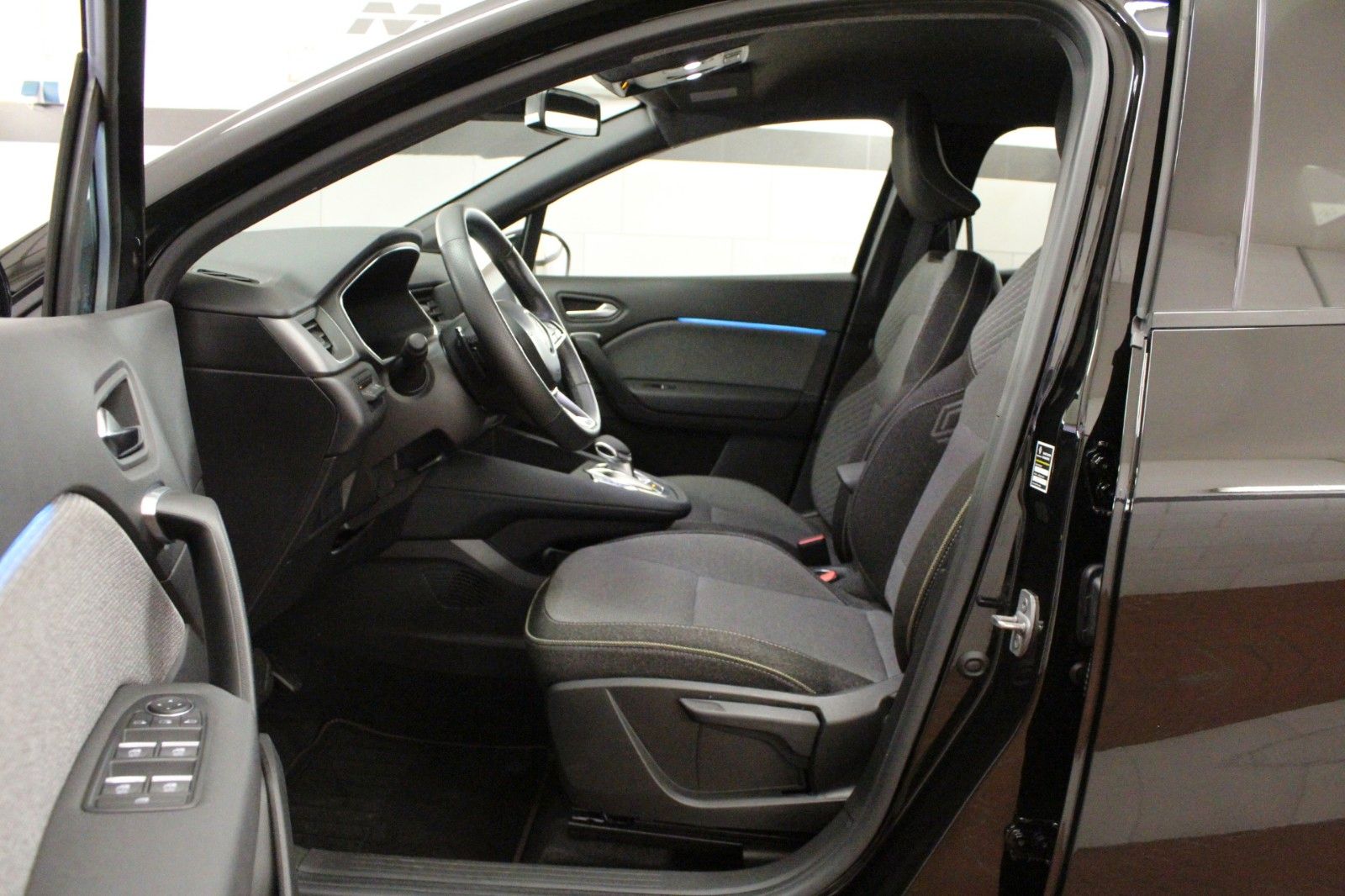 Fahrzeugabbildung Renault Captur Mild Hybrid 160 EDC Techno *Ganzjahresrei