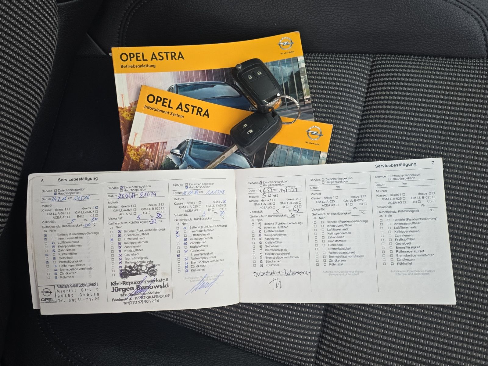 Fahrzeugabbildung Opel Astra J Exklusiv KLIMA NAVI TEMPOMAT TÜV NEU