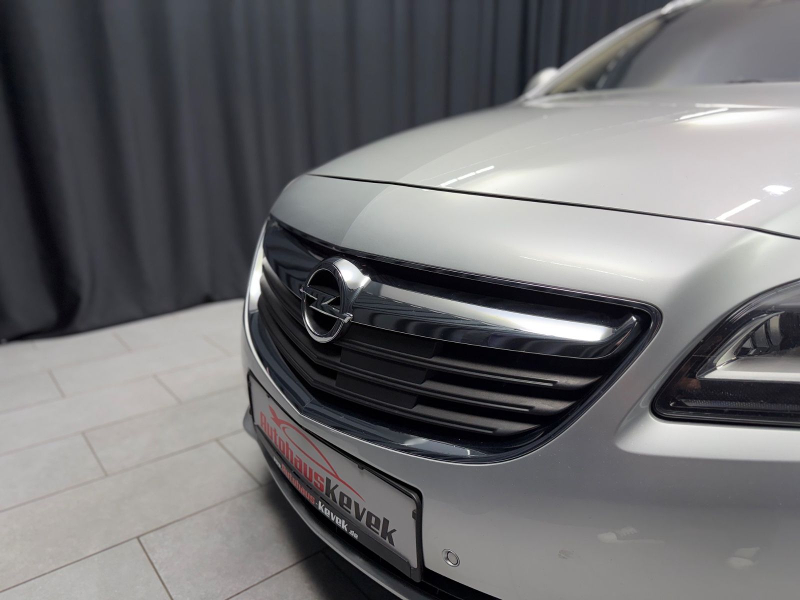 Fahrzeugabbildung Opel Insignia Sports Tourer Innovation|AUTOMATIK|RFK