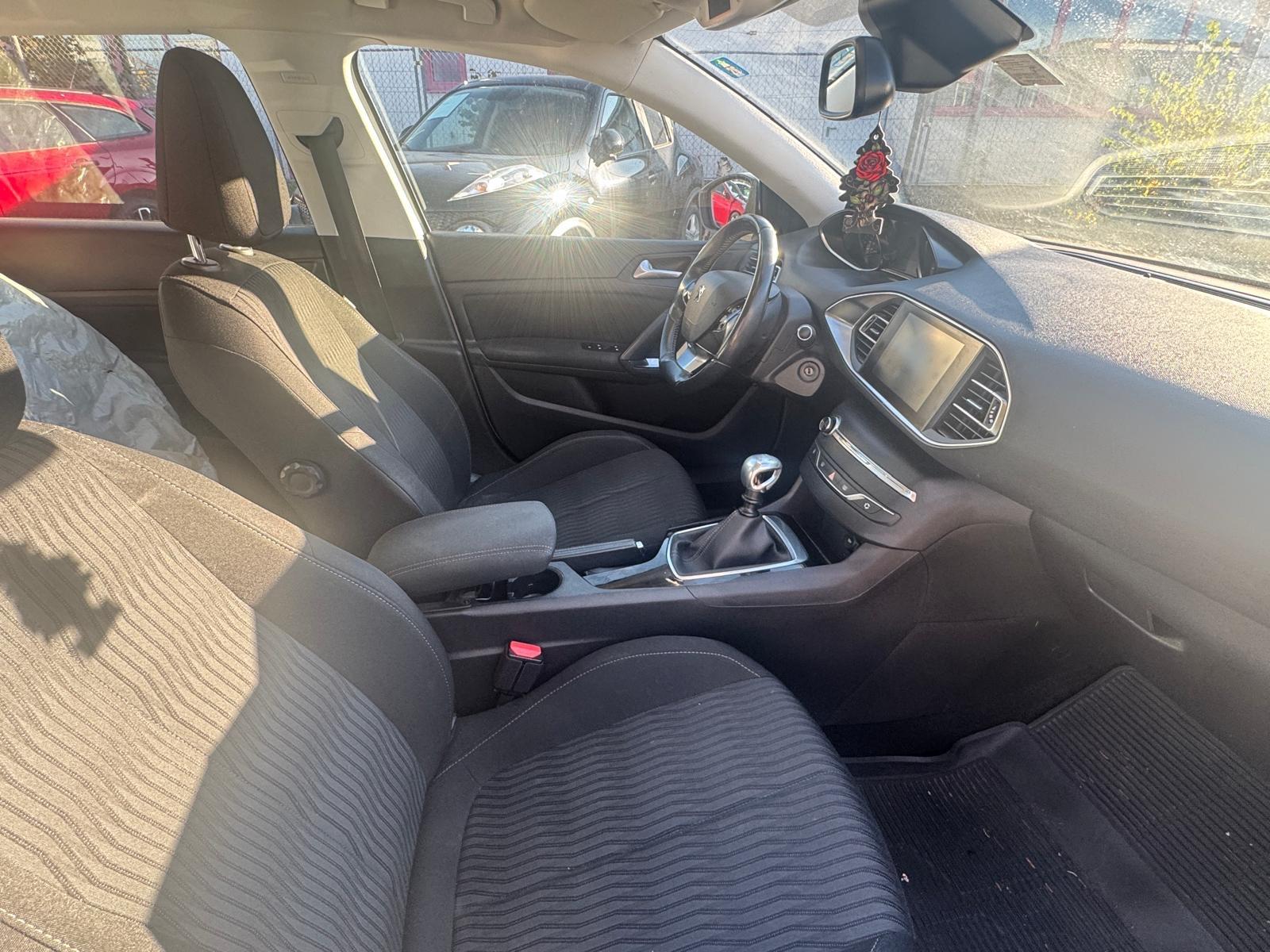 Peugeot 308 2014 — photo 10