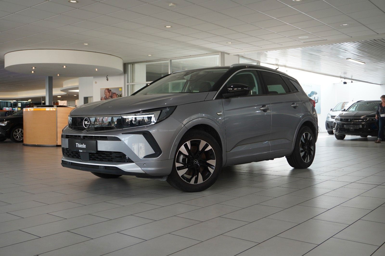Fahrzeugabbildung Opel Grandland (X) ULTIMATE 4HYBRID NAVI/LED/SPORT/SH