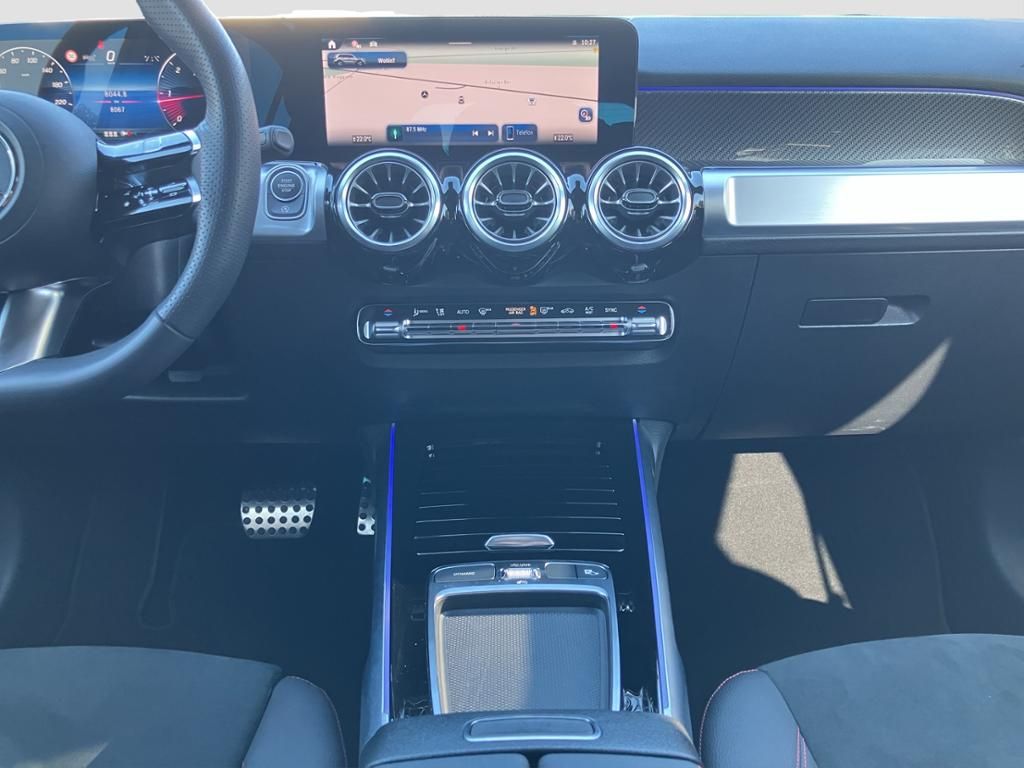 Fahrzeugabbildung Mercedes-Benz GLB 200 d AMG*KeyLess*PDC*SpurH*el.Heck*SHZ*AHK