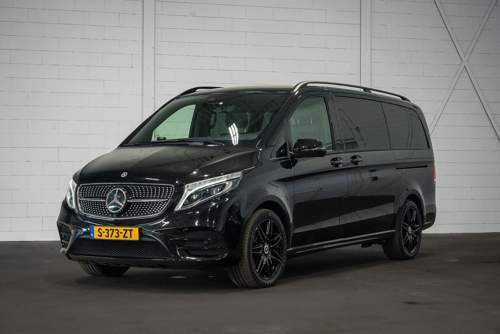 Mercedes-Benz V 300 300d 4-MATIC Lang Exclusive AMG Line | Luc