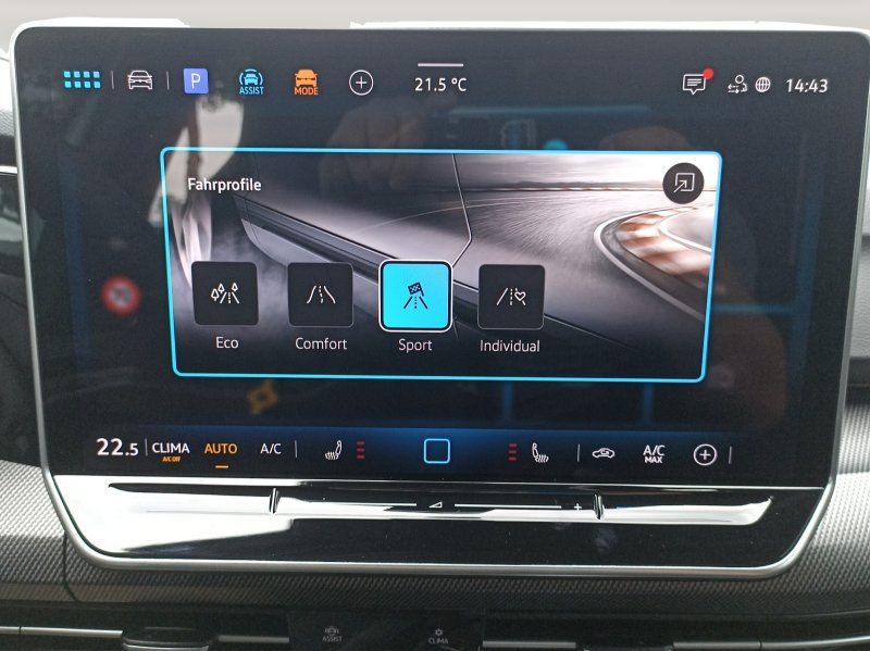 Fahrzeugabbildung Volkswagen Golf Vr. 8 1.5 eTSI R-Line DSG