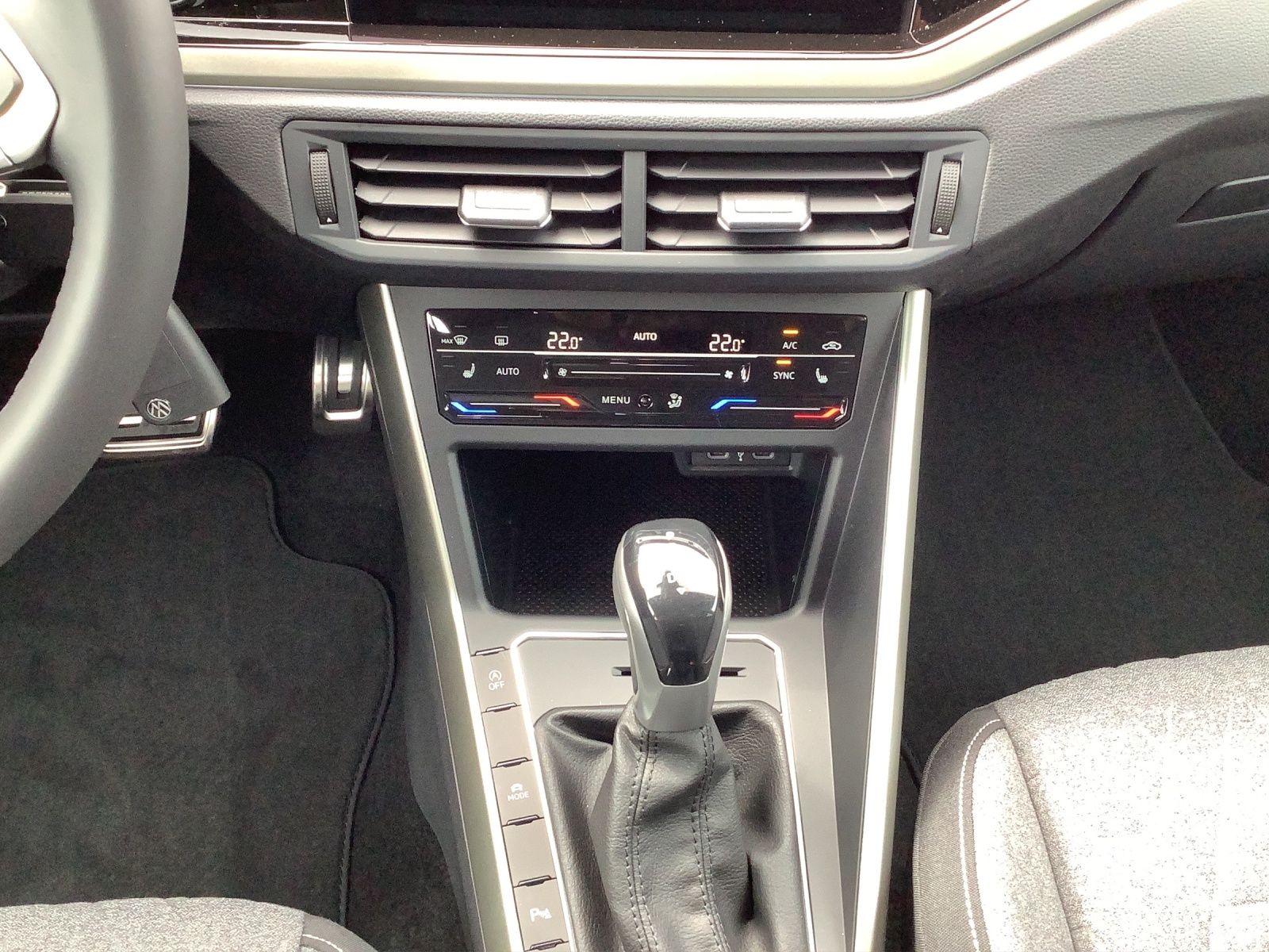 Fahrzeugabbildung Volkswagen Taigo Move DSG Matrix Kamera ACC