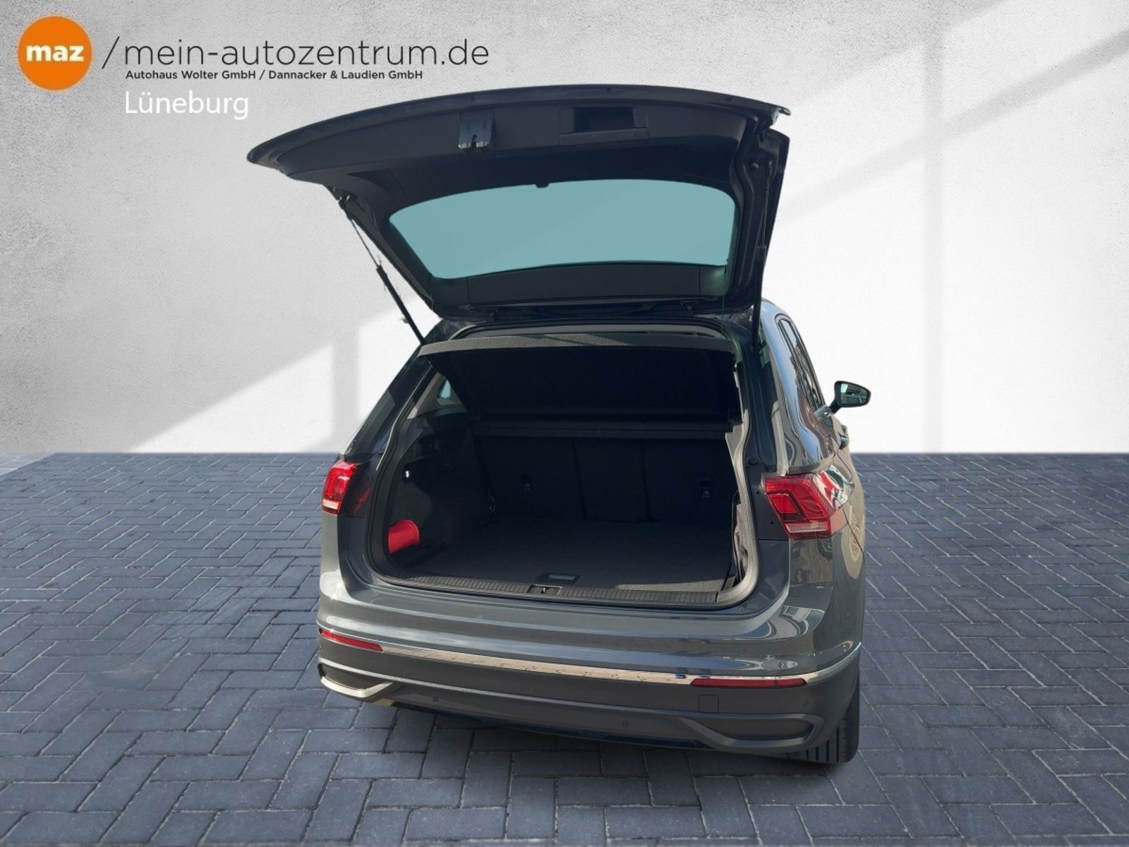 Fahrzeugabbildung Volkswagen Tiguan 2.0 TDI Life Alu Matrix-LED AHK Sitzh. Ka