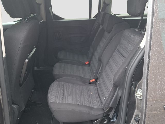 Fahrzeugabbildung Opel Combo Life E Ultimate XL Rollstuhlgerecht