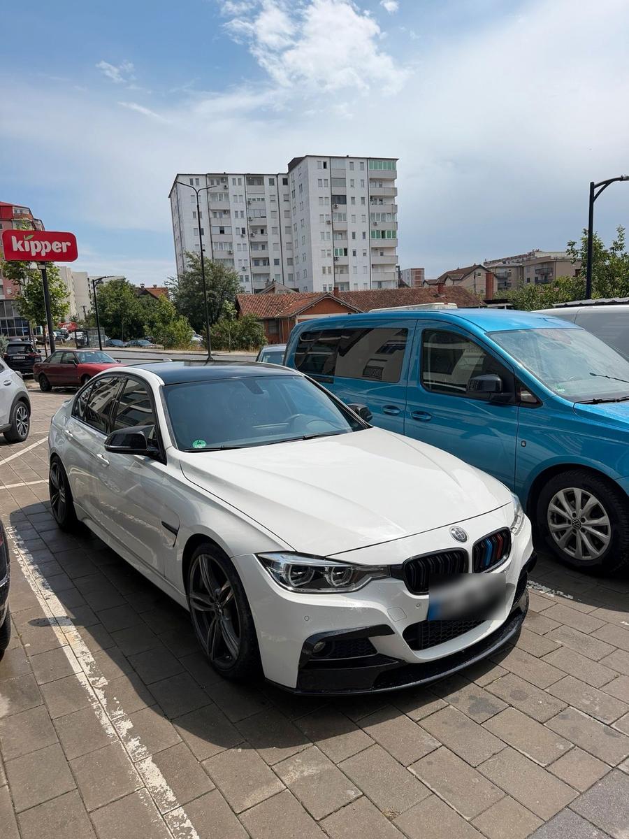 BMW 330