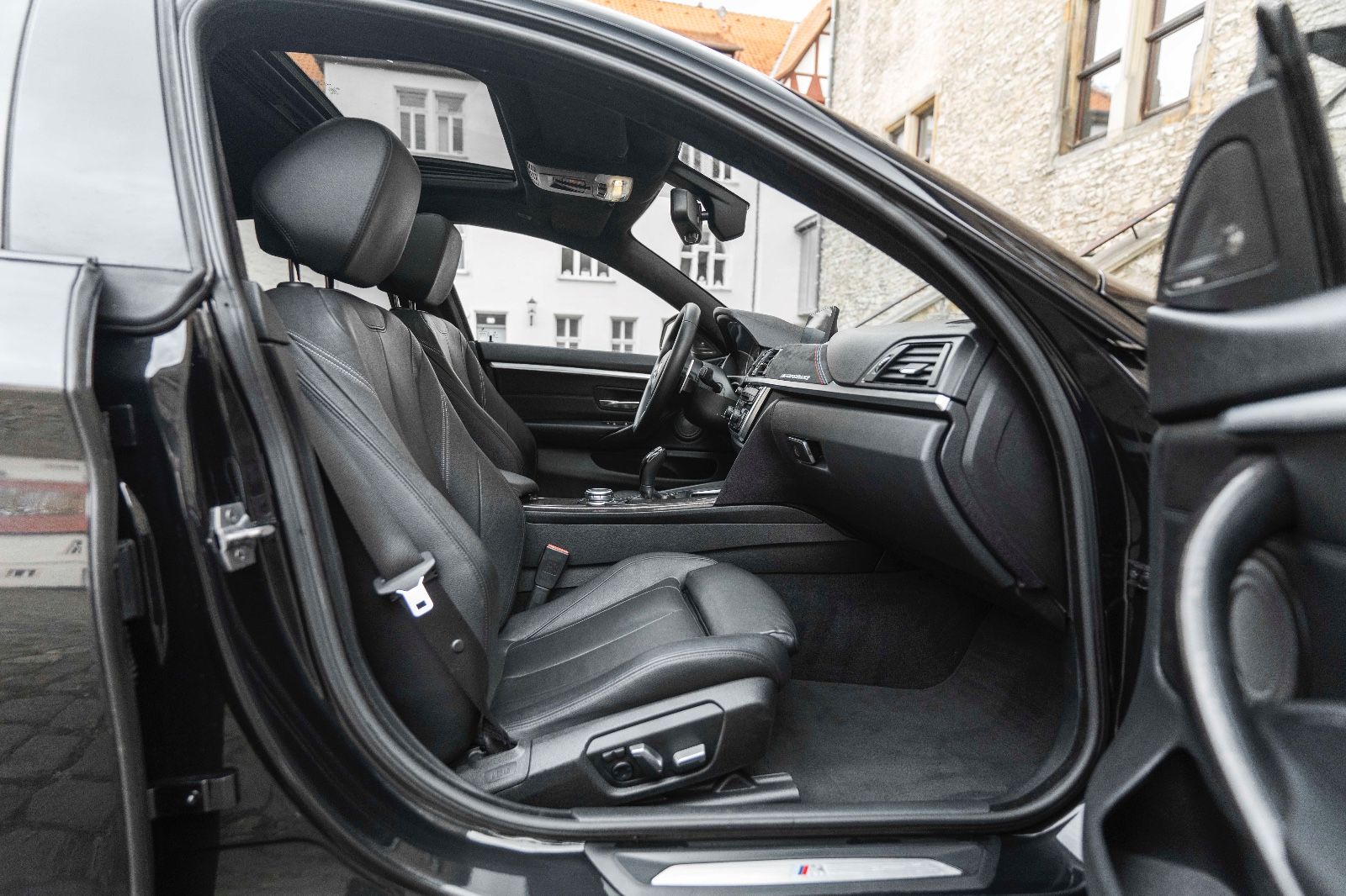 Fahrzeugabbildung BMW 440I M-Performance HUD H&K LED CARPLAY KAM REMUS