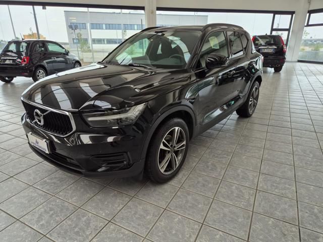 Volvo VOLVO XC40 T3 Momentum BELLISSIMA +4 CERCHI E GO