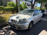 Toyota Avensis - Toyota Avensis aus 2004: Kombi