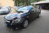 Mercedes-Benz CLA 200d AMG Line*NAVI*SHZ*1HAND*ELK.HECK* - blaue Mercedes-Benz CLA 200 Shooting Brake
