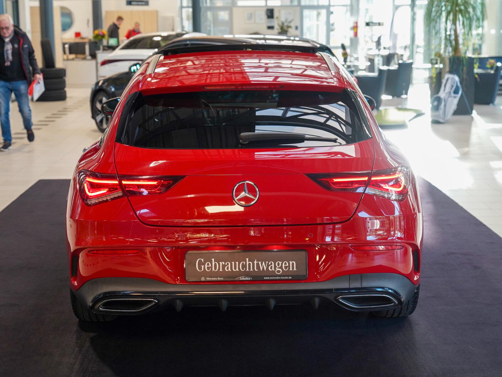 Mercedes-Benz CLA 200 SB AMG Line Night KEYLESS Panorama LED