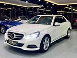 Mercedes-Benz E 220 BlueEfficiency *KLIMA*SHZ*AHG*KAMERA*AMG - Mercedes-Benz E 220: Limousine