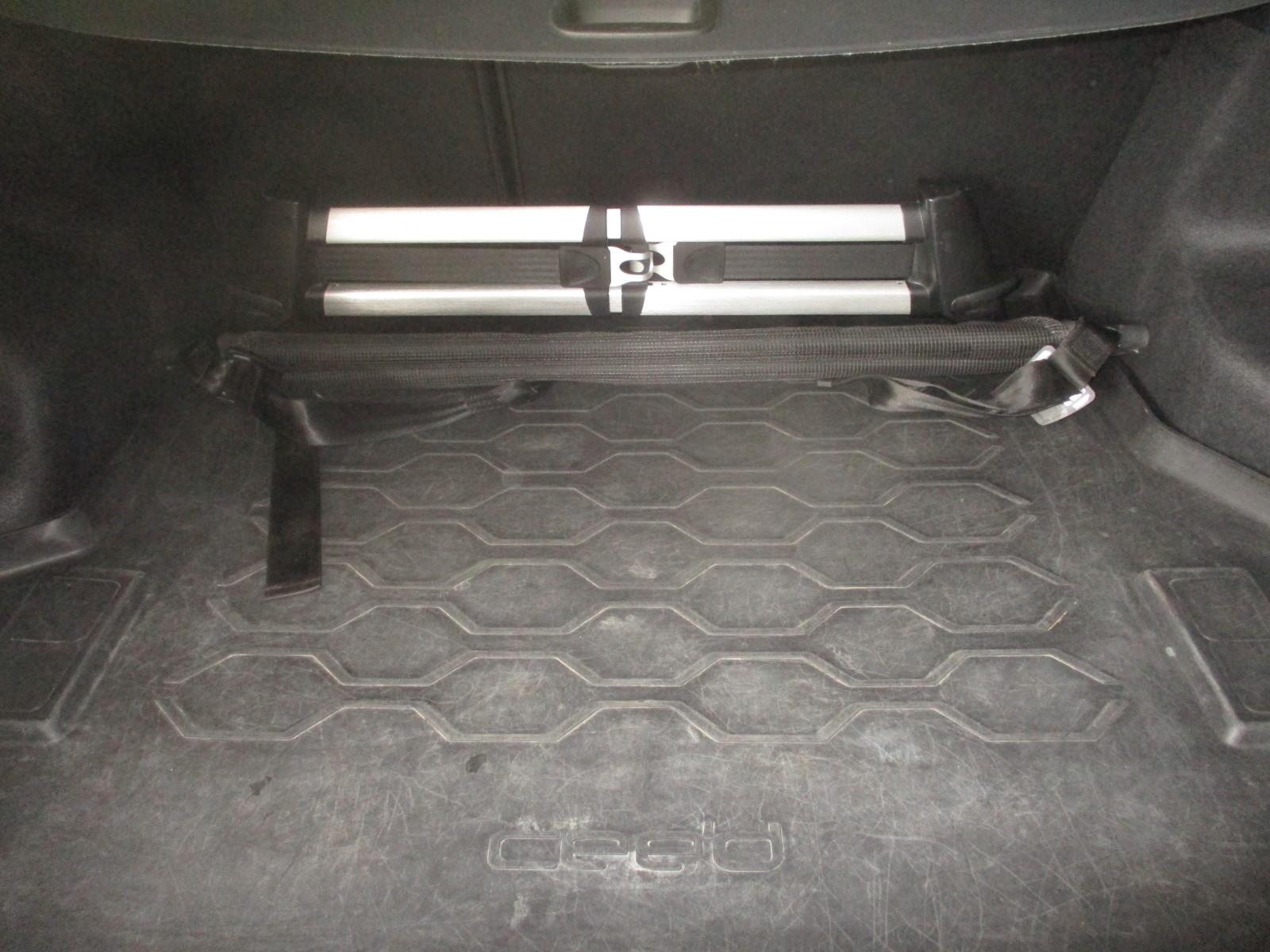Kia cee'd Sportswagon Spirit, Klimaaut,LM,AHK