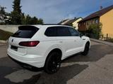 Volkswagen Touareg 3.0 V6 TDI 210kW 4MOT Tiptr. R-Line ... - VW Touareg Gebrauchtwagen in Stuttgart