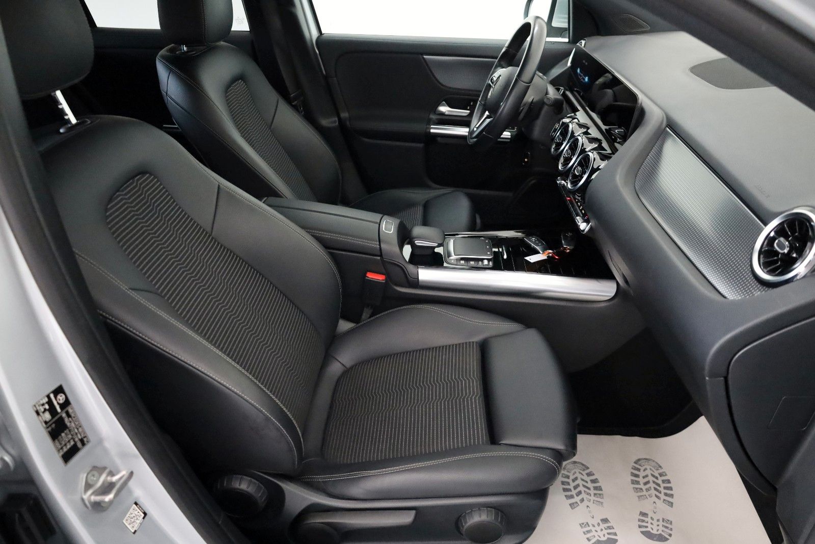 Fahrzeugabbildung Mercedes-Benz GLA 200d Progressive T.Leder,Navi,LED,Park Paket