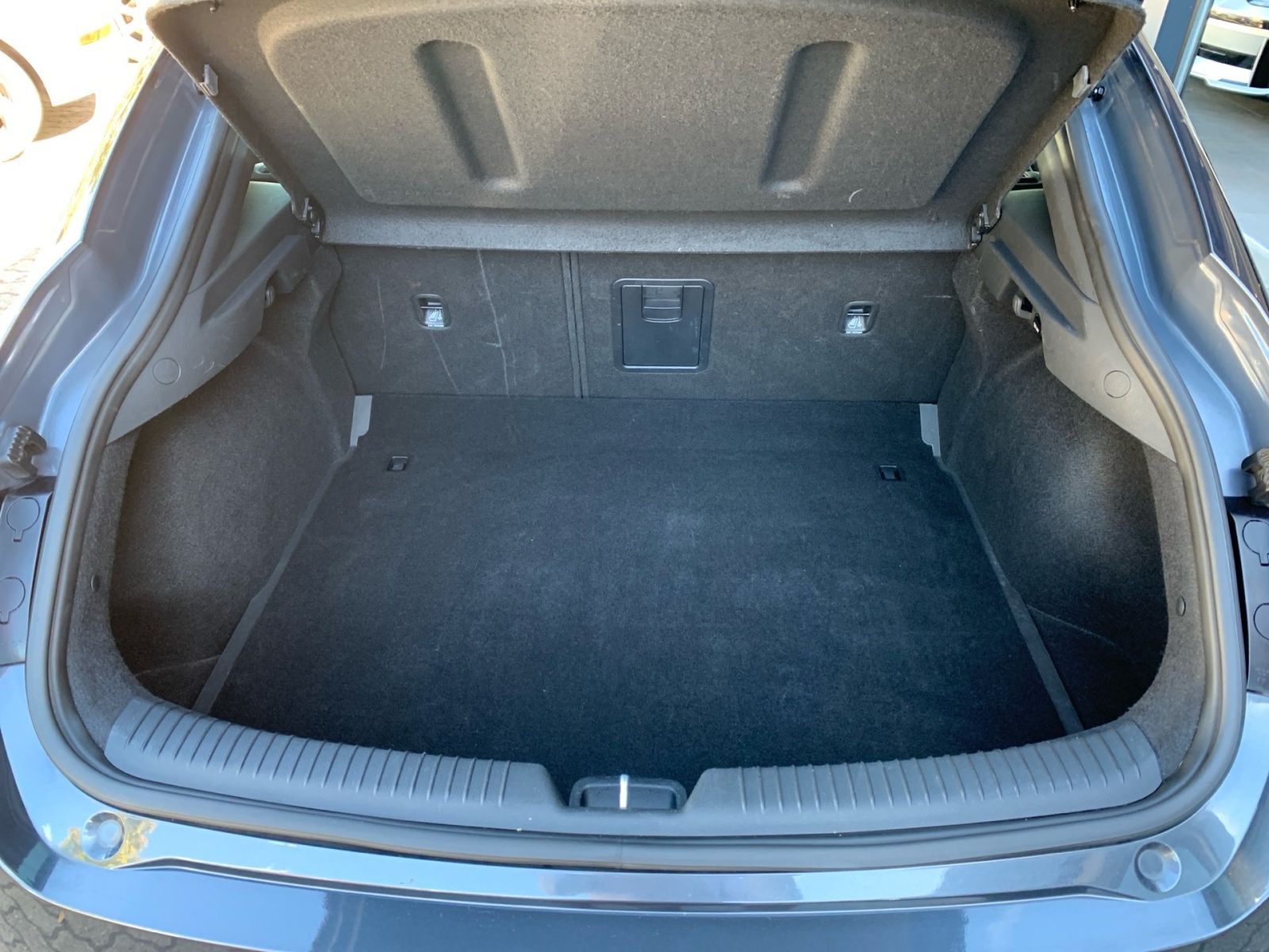 Fahrzeugabbildung Hyundai i30 Fastback 1.5T-GDI 7-DCT N-Line Mild-Hybrid N