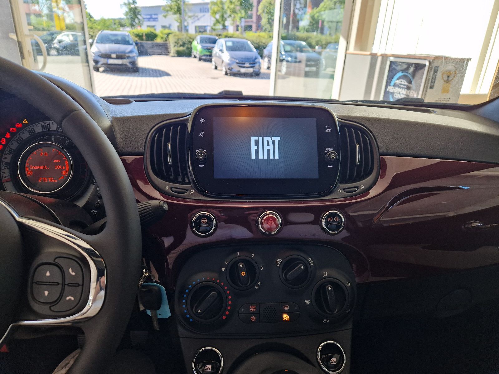 Fahrzeugabbildung Fiat 500 1.0 GSE Hybrid DOLCEVITA Pano, PDC, 16" Alu