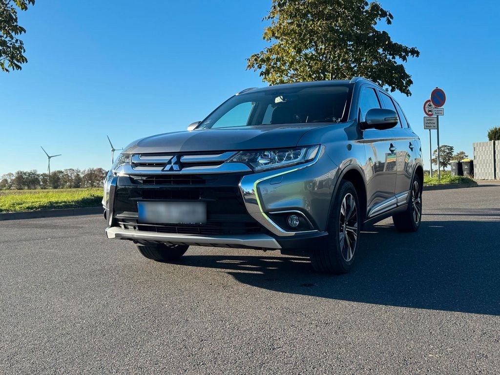 Image of Mitsubishi Outlander