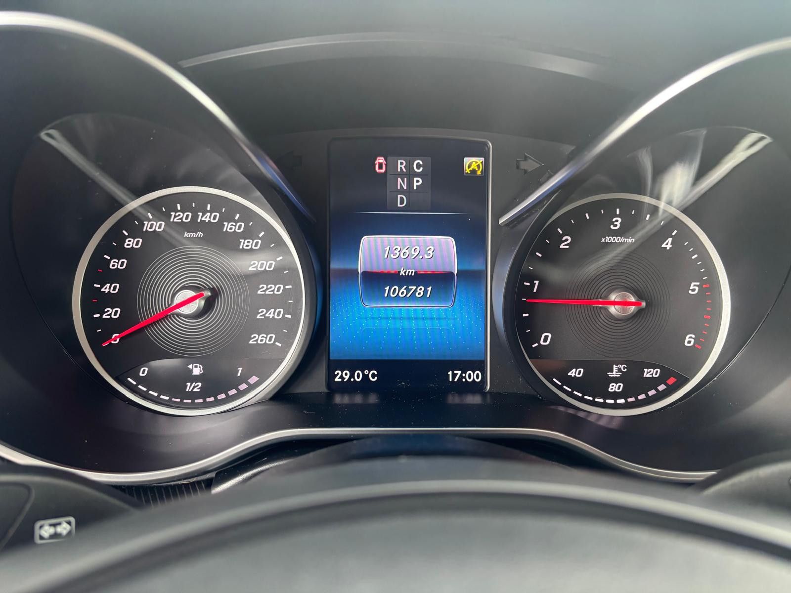 Fahrzeugabbildung Mercedes-Benz V 220 d LANG-AHK-NAV-PDC-SHZ-APP-TEMP.-DAB