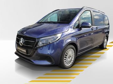 Mercedes V 220 - 2