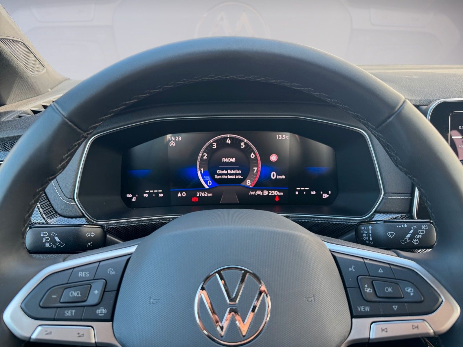 Fahrzeugabbildung Volkswagen T-Cross 1.0 TSI R-Line