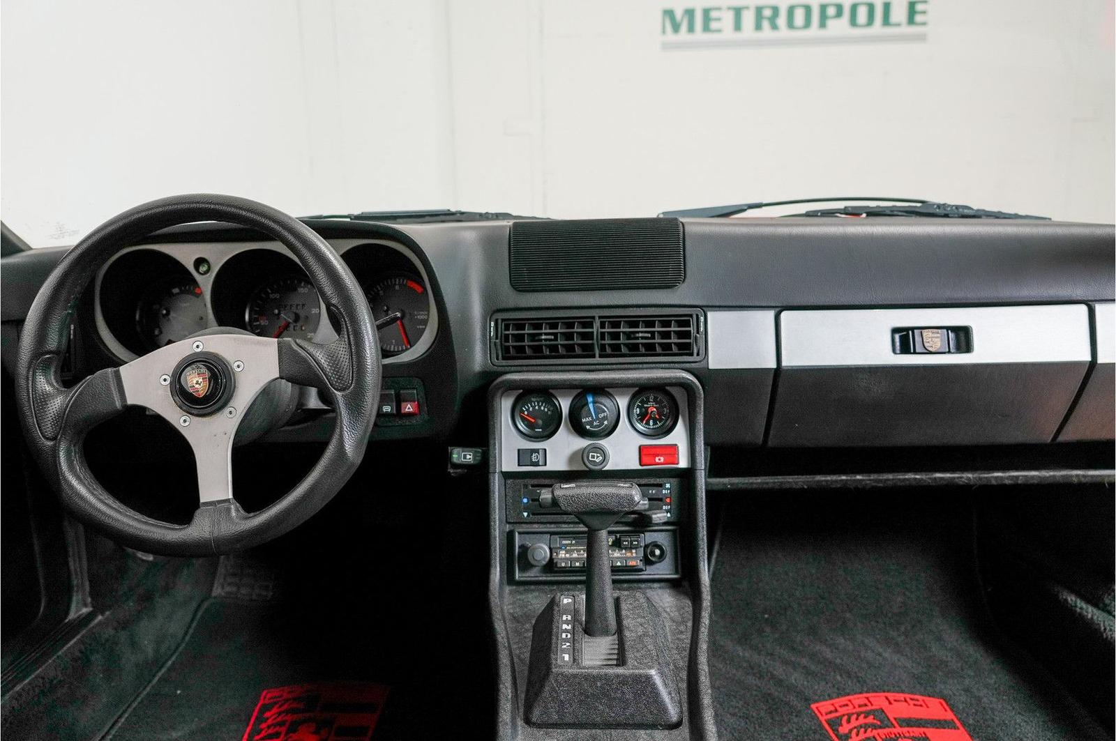 Porsche 924 Coupe M1068