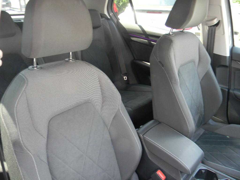 Volkswagen Golf VIII Lim. Style 1,5 TSI 6 GANG KAMERA, миниатюра 7