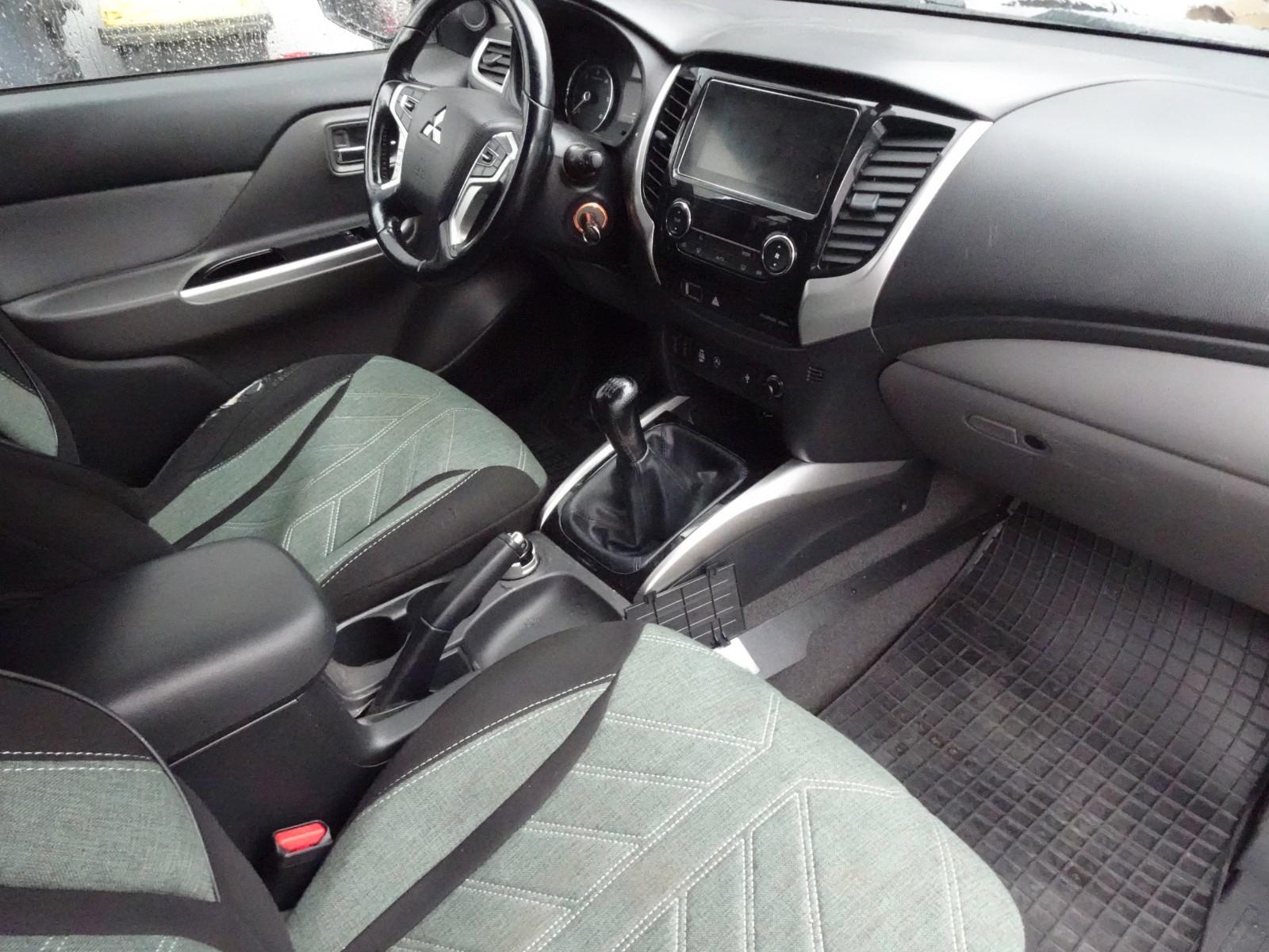Mitsubishi L200 Plus Club Cab 4WD 133kW, KLIMATR-RCAM-AHK