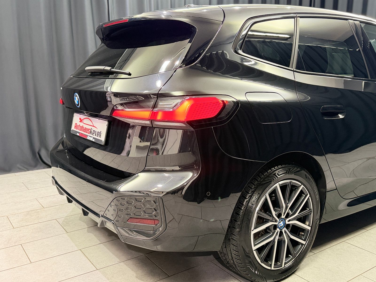 Fahrzeugabbildung BMW 225e Active Tourer xDrive MSport|HIFI|AHK|WIDES