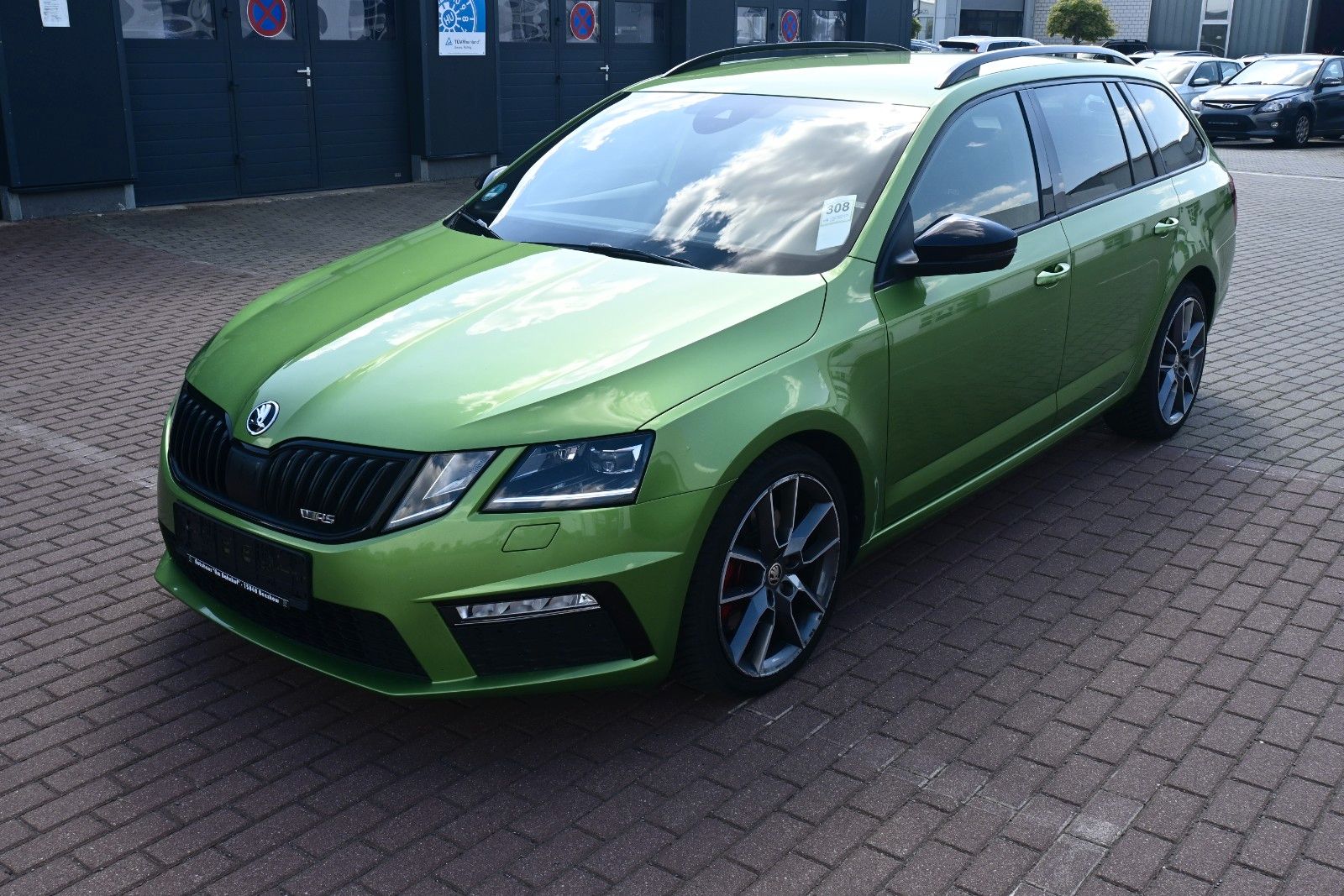 Fahrzeugabbildung SKODA Octavia 2.0 TDI Combi RS 4x4*Business-P*Chrom-P*
