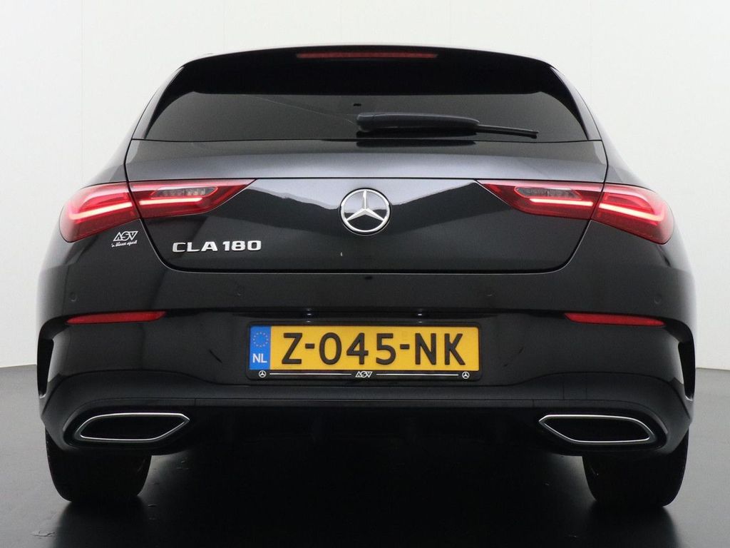 Mercedes-Benz CLA 180 Shooting Brake Star Edition AMG Line