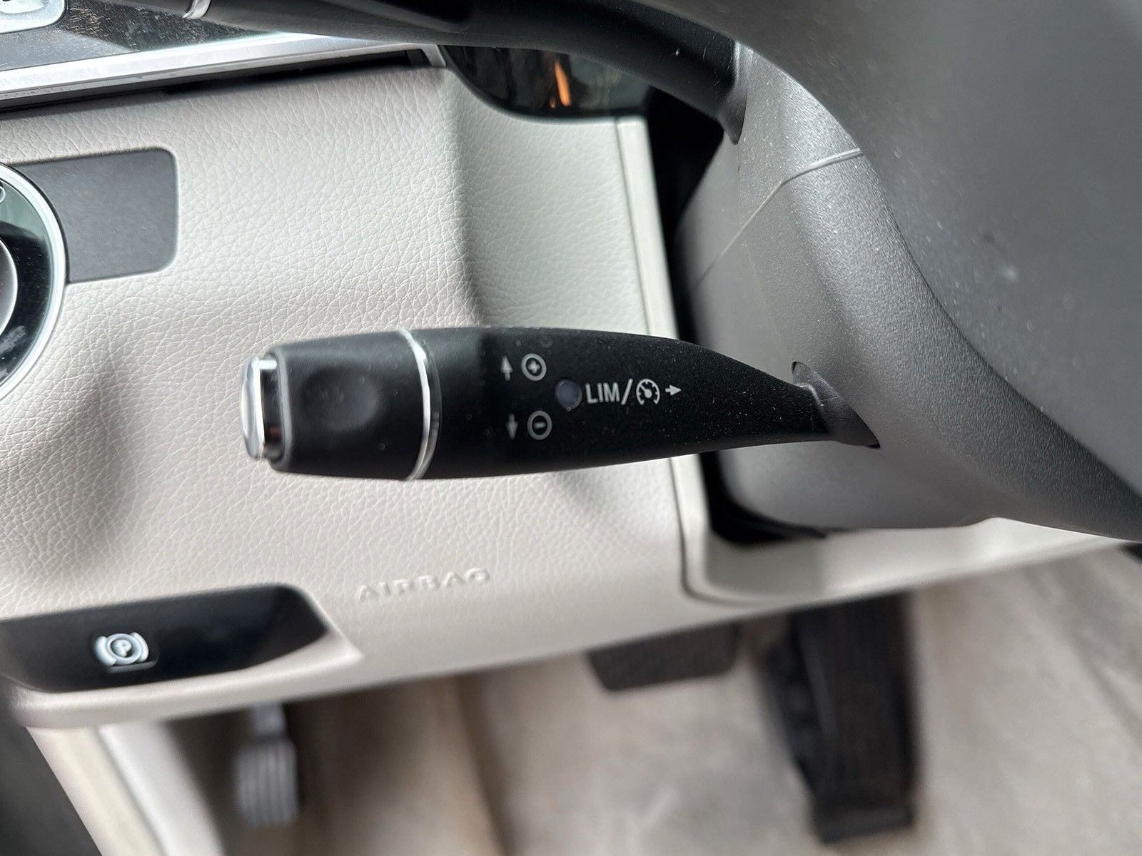 Fahrzeugabbildung Mercedes-Benz E 250 *Panorama*Kamera*Vollleder*LED*Ambiente