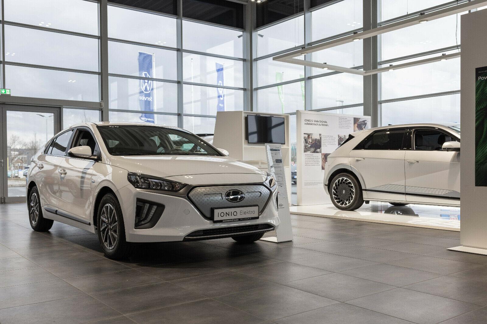 showroom-image-bottom