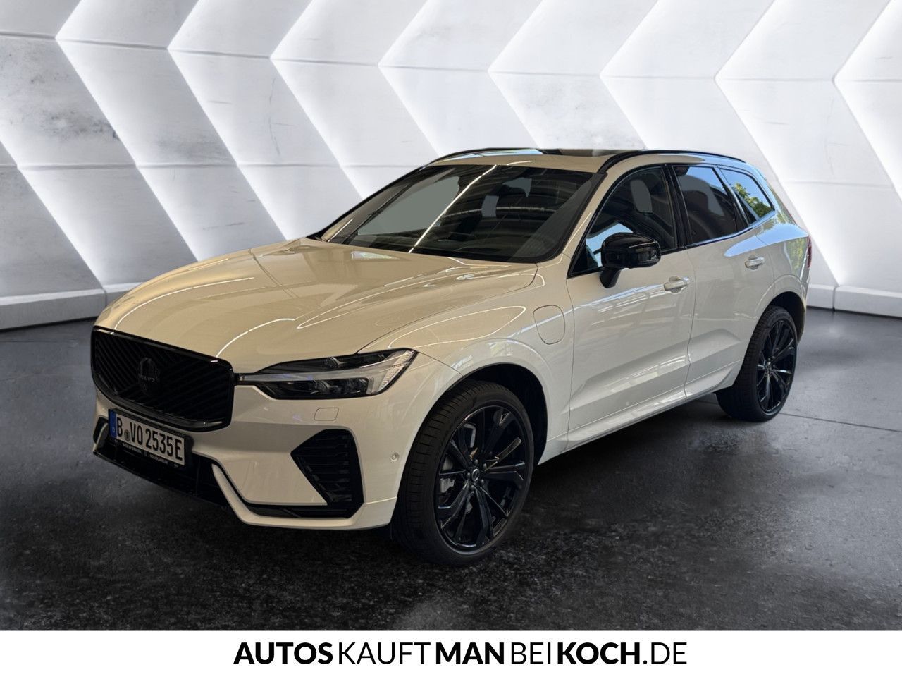 Volvo XC60 T8 AWD Plug-in Hybrid Ultra Black Edition imagem 3