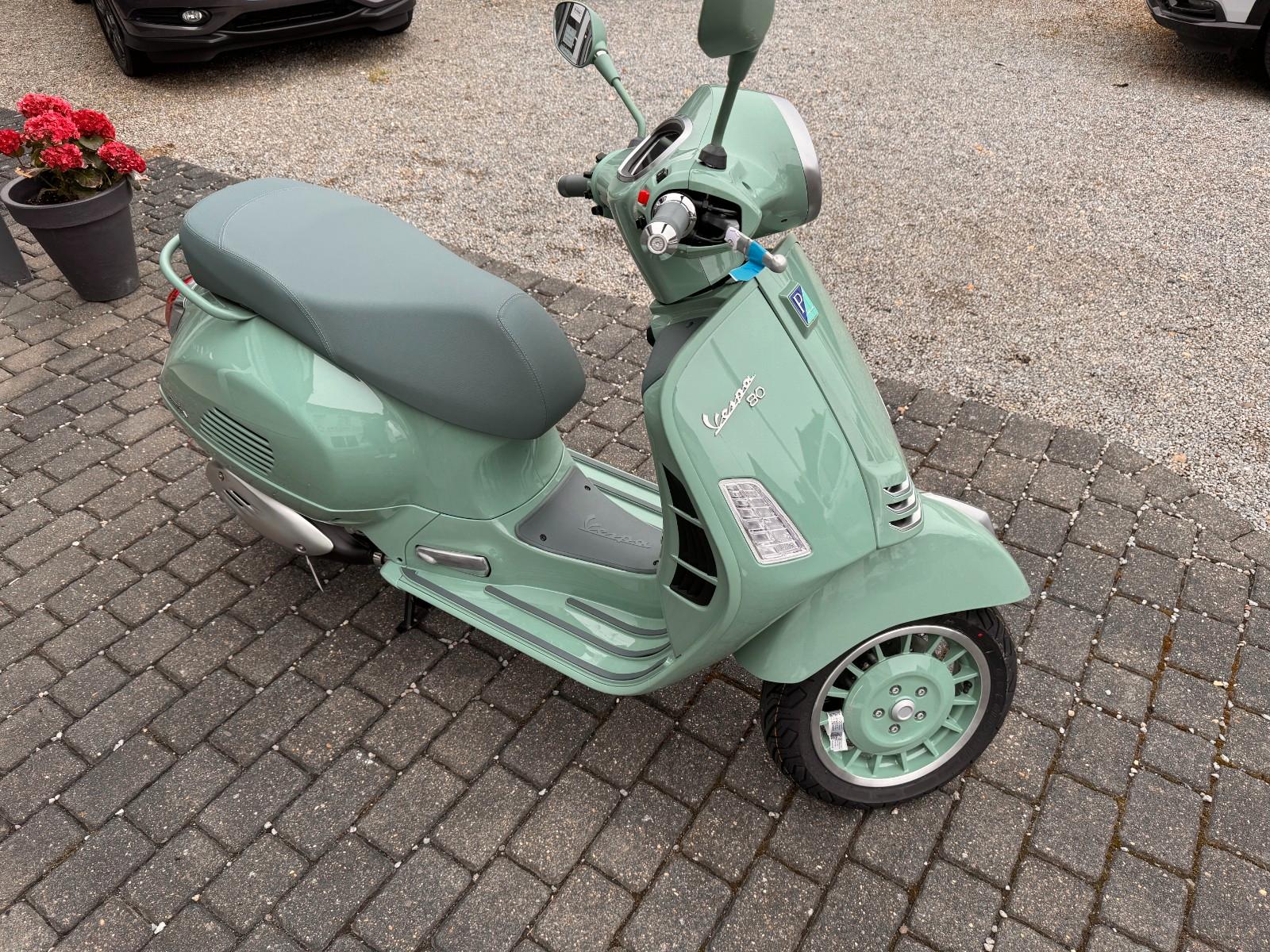 Vespa GTS 310 ABS E5+ Livrea 80th Anniversary